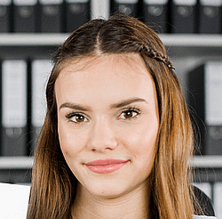 7ce48727-azubi-gross-und-aussenhandel-portrait_100000006y06u000001028