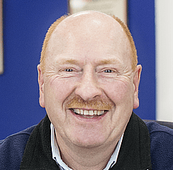 d086078e-portrait-verkauf-innendienst_100000006s06o000001028